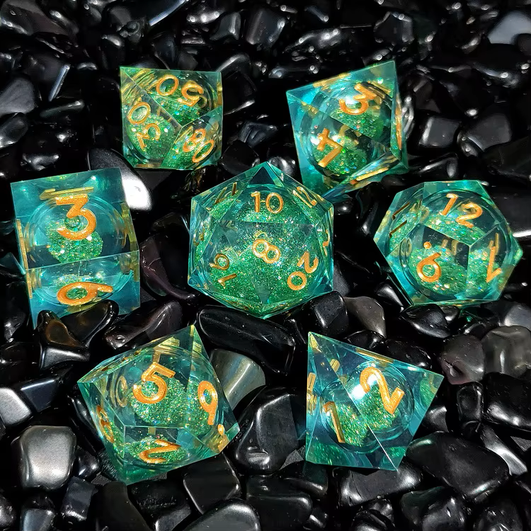 Liquid core Sharp edge dice green