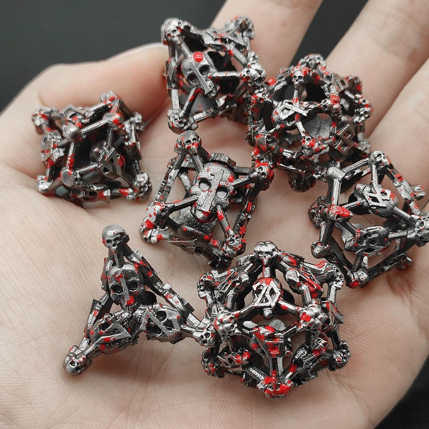 Hollow skull metal dice set